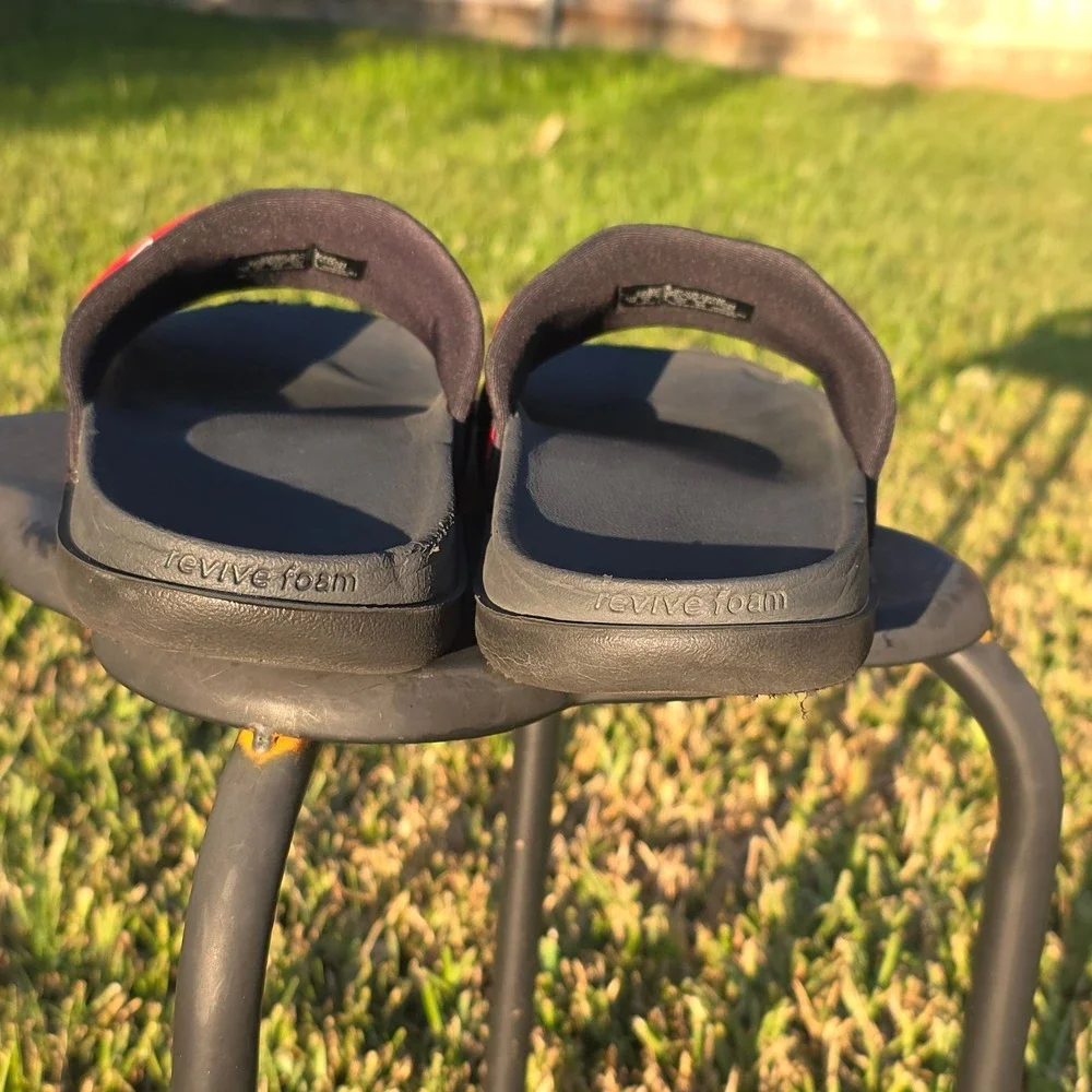 Nike Offcourt MLB Cincinnati Reds Slides Mens Black Red Revive Foam Sandals